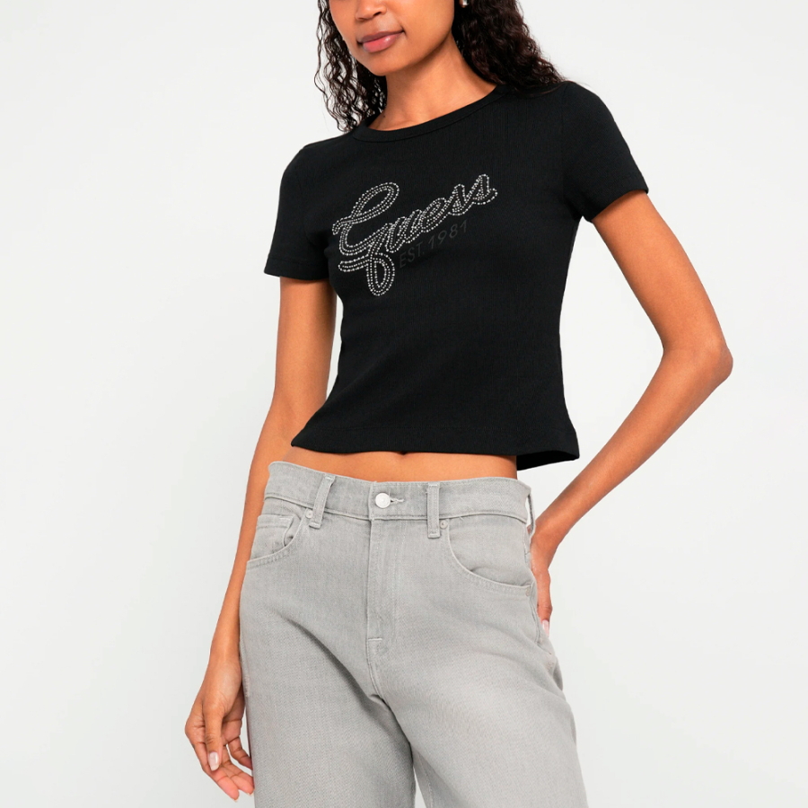 t-shirt-with-glitter-in-the-logo