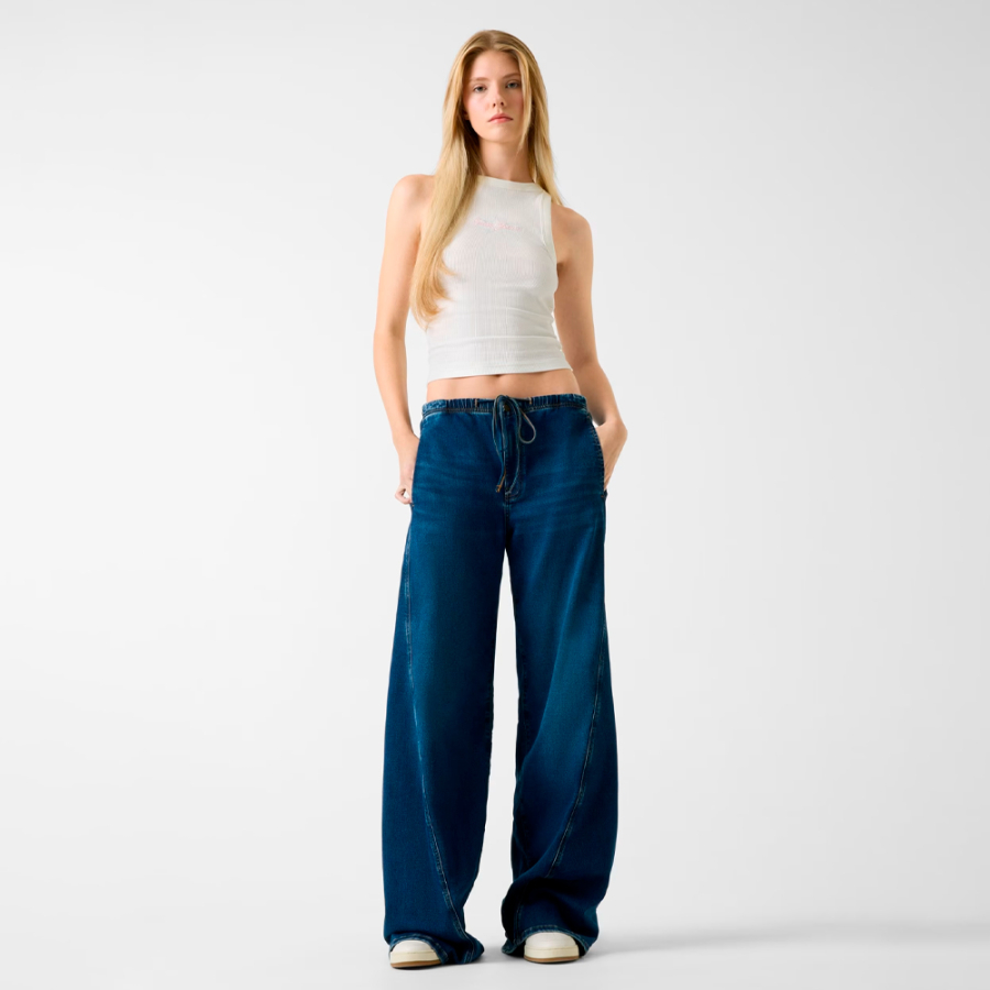 t-shirt-sans-manches-avec-logo-brode