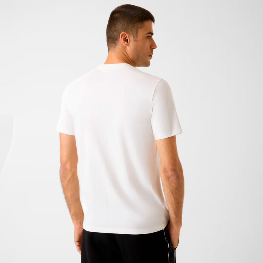 t-shirt-mit-aufgedrucktem-logo