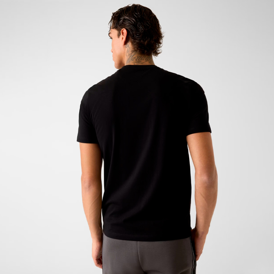 camiseta-con-logo-estampado