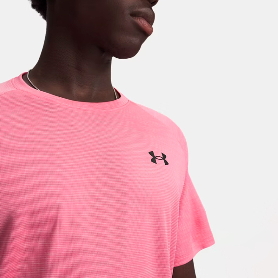 camiseta-de-manga-corta-con-textura-tech