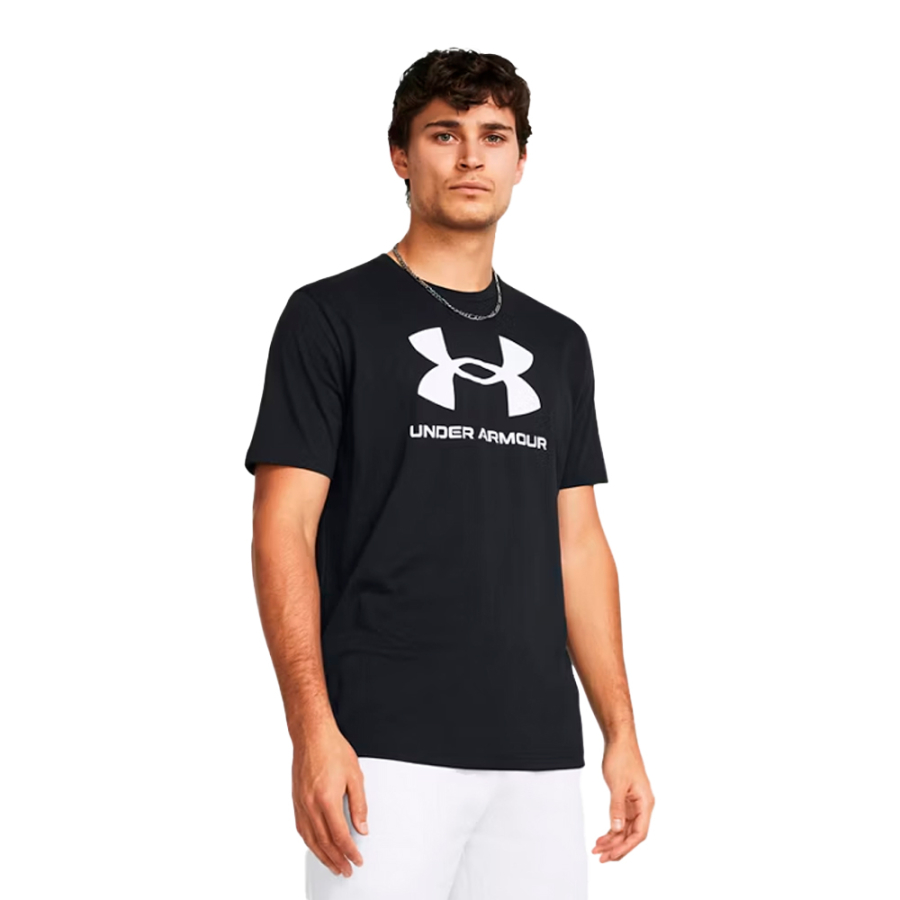 t-shirt-avec-logo-ua