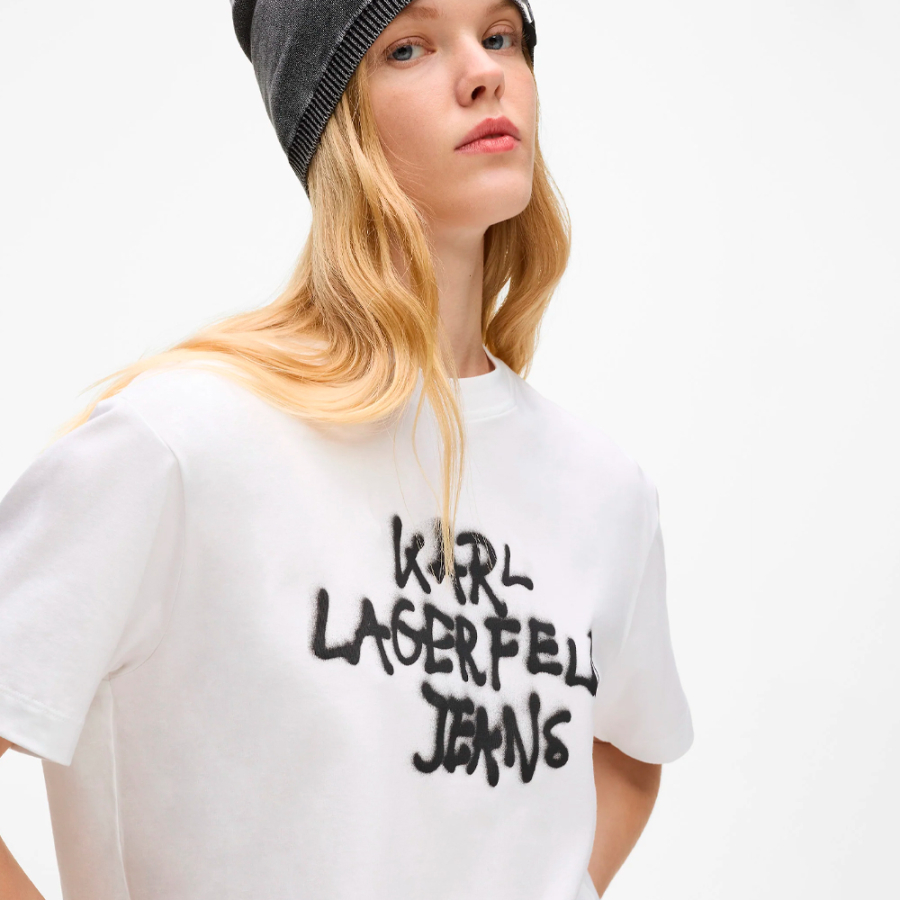 short-sleeved-t-shirt-with-graffiti