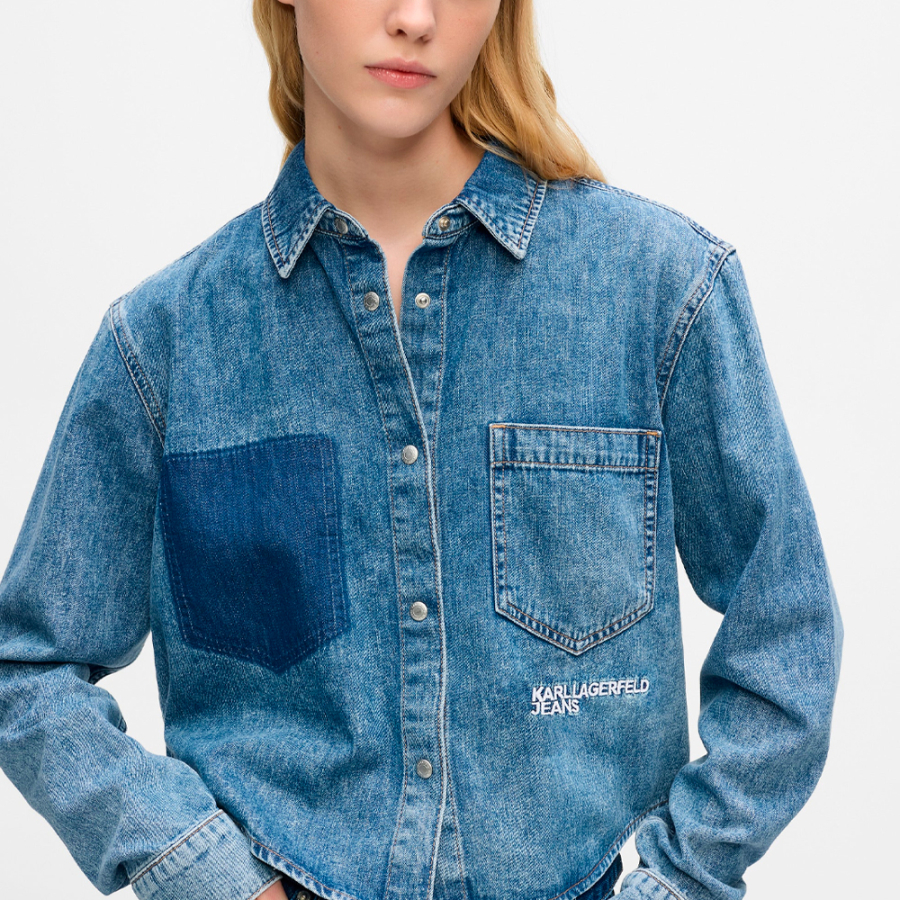 jeanshemd-mit-quadratischem-muster