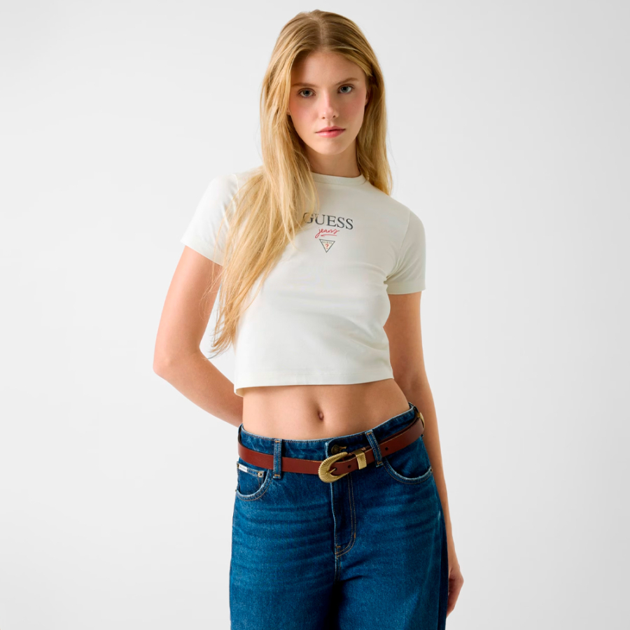 t-shirt-mit-gesticktem-logo