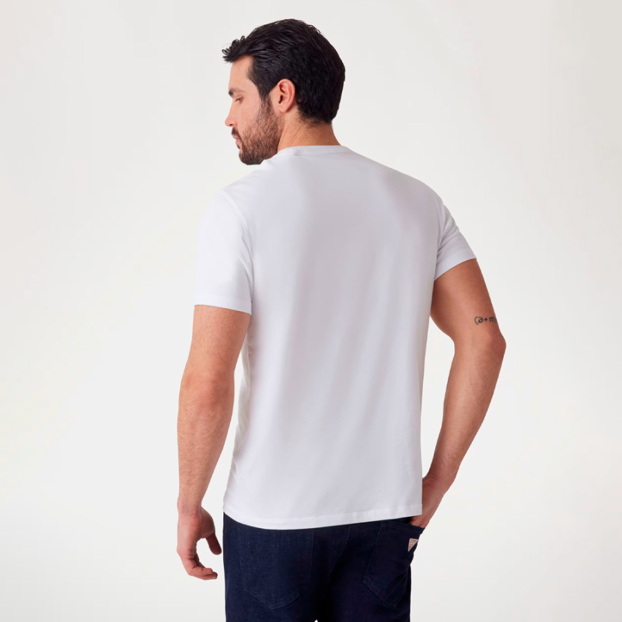 t-shirt-avec-logo-brode