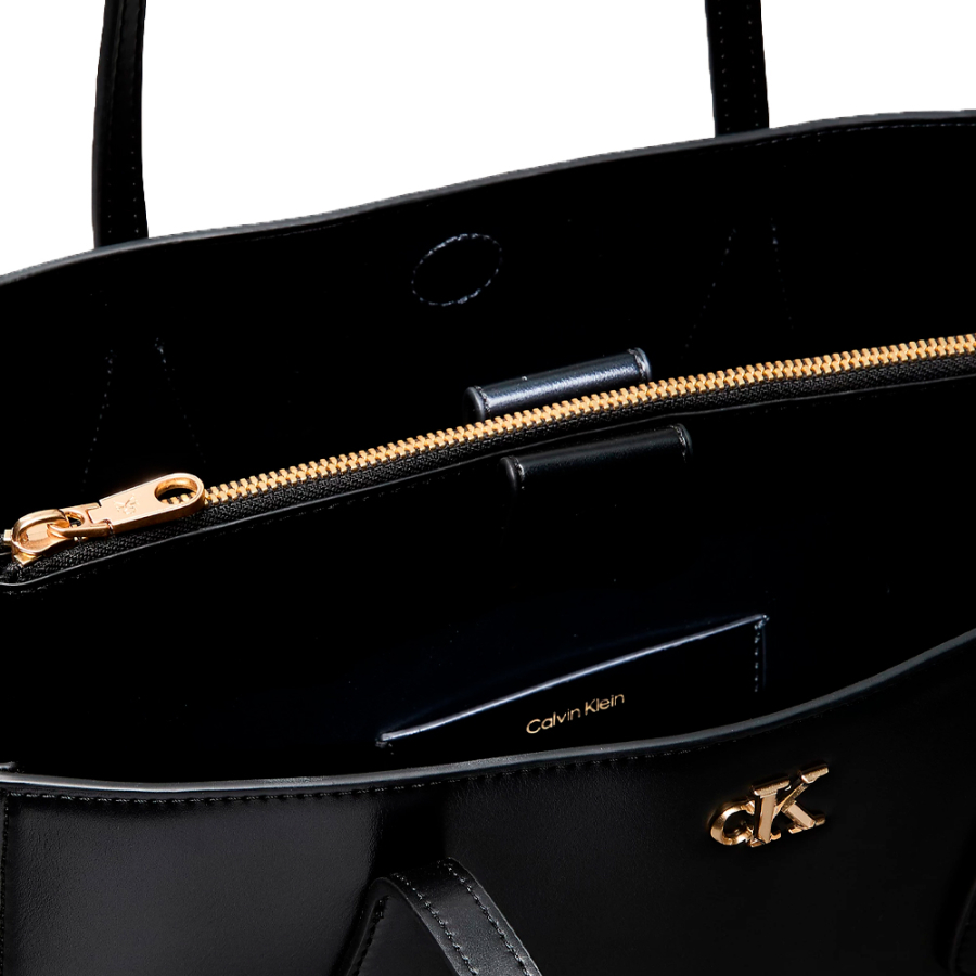 mittelgrosse-monogrammierte-arbeitstasche