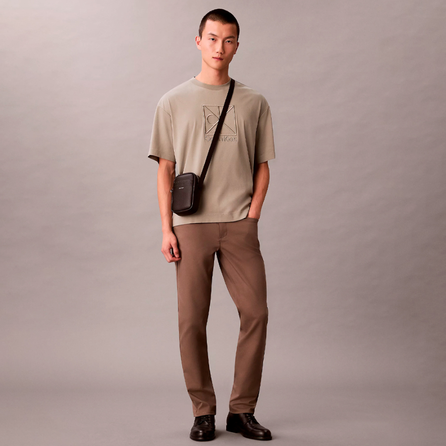 sacoche-de-reporter-mince-avec-plaque-logo-en-relief