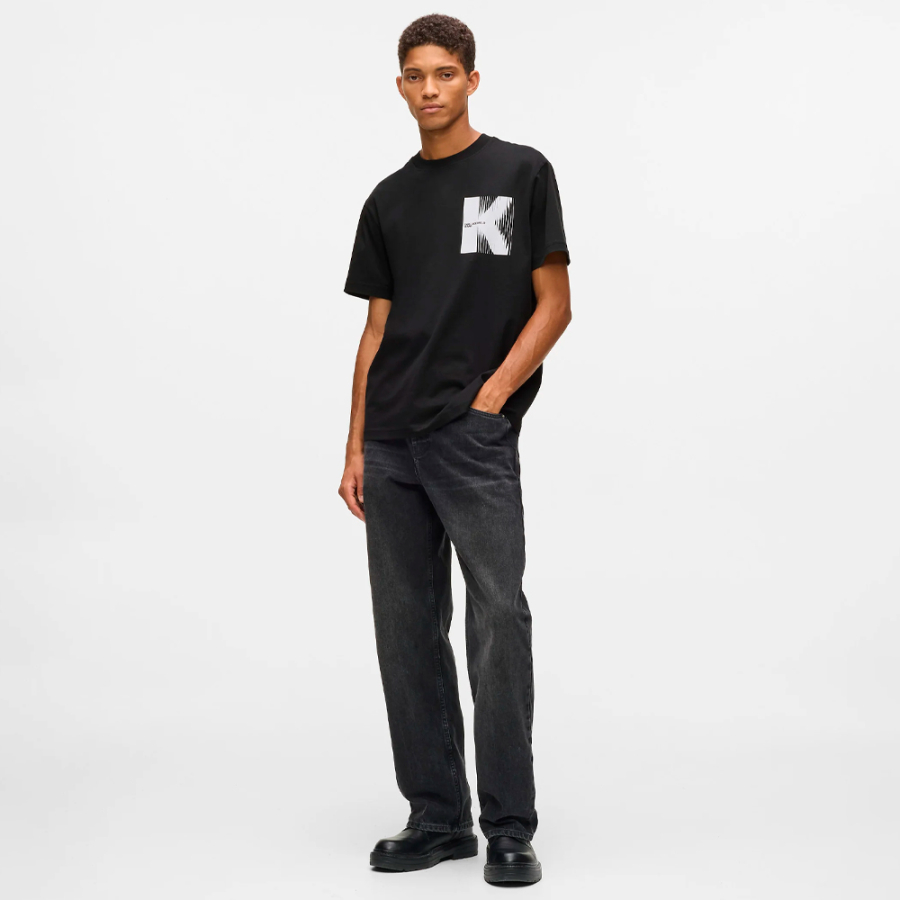 camiseta-con-estampado-k