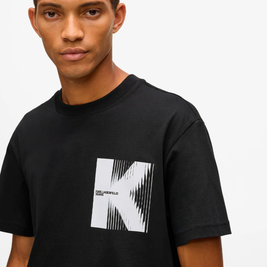 camiseta-con-estampado-k
