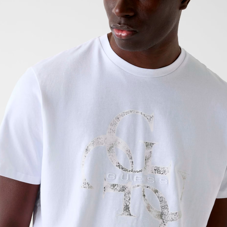 camiseta-con-estampado-de-logo