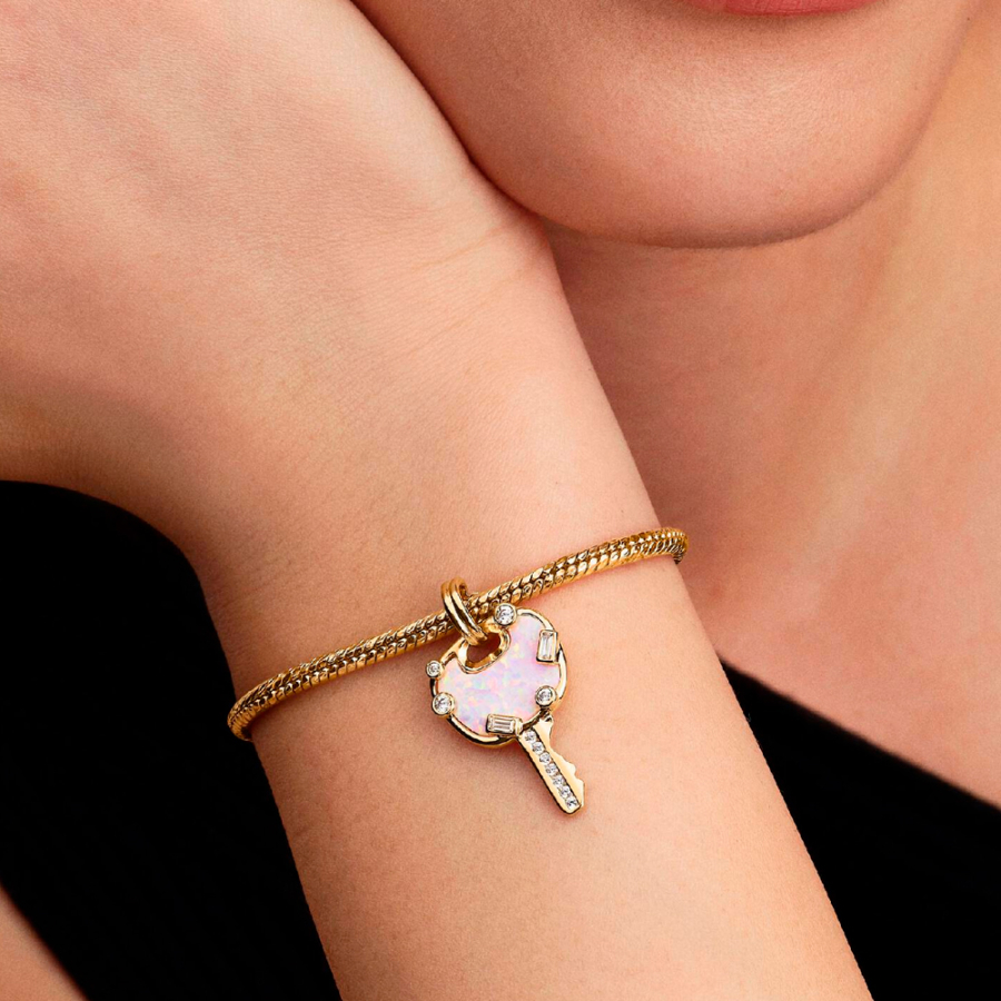 grand-pendentif-cle-amour-rose-opalescent