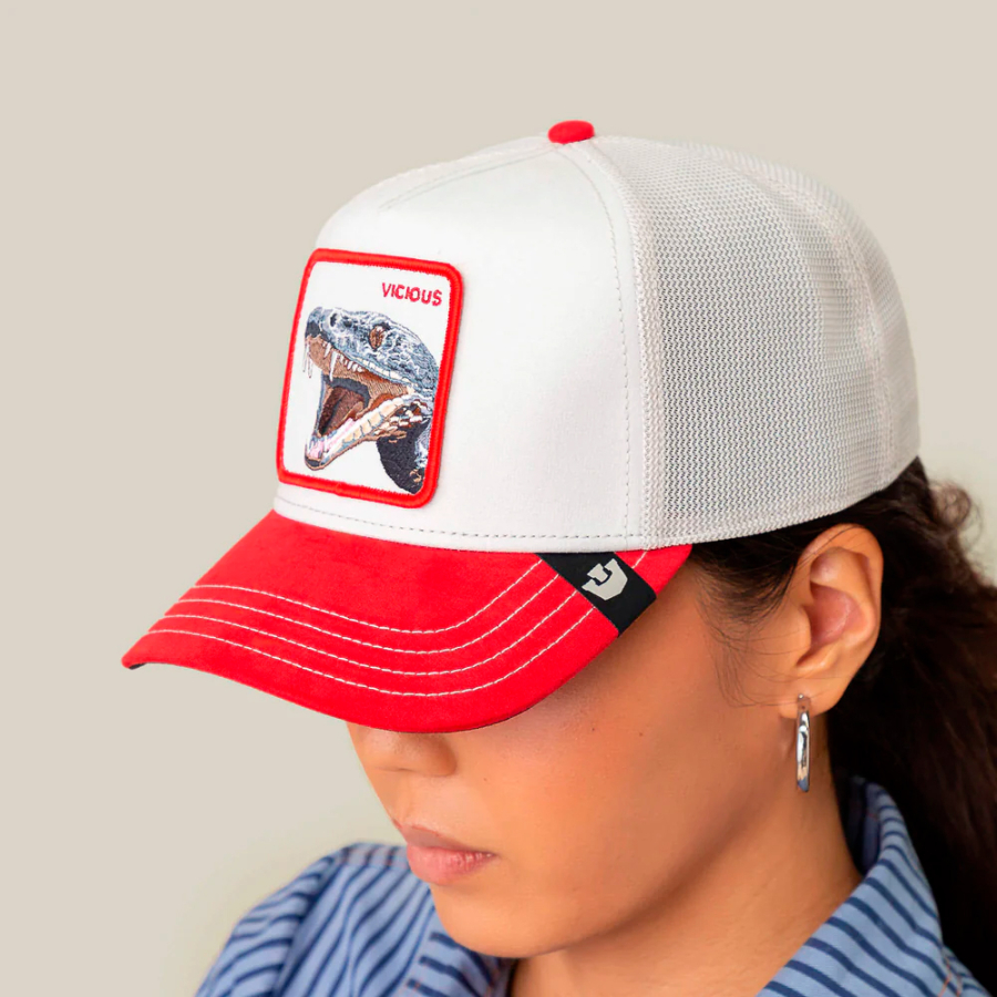 wildleder-schlangenmutze