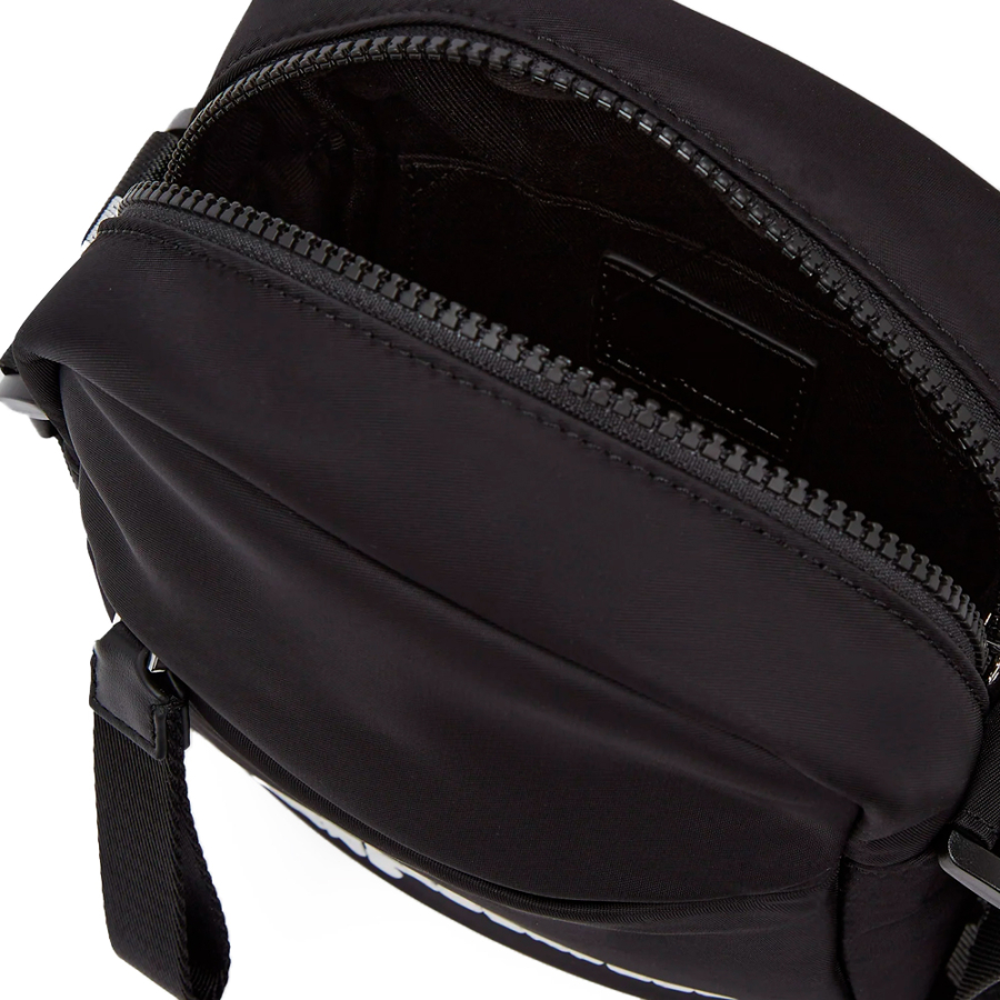 nylon-shoulder-bag-a3m30354