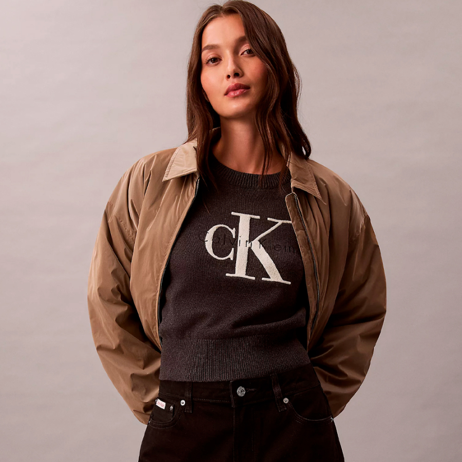 camisa-cropped-com-monograma