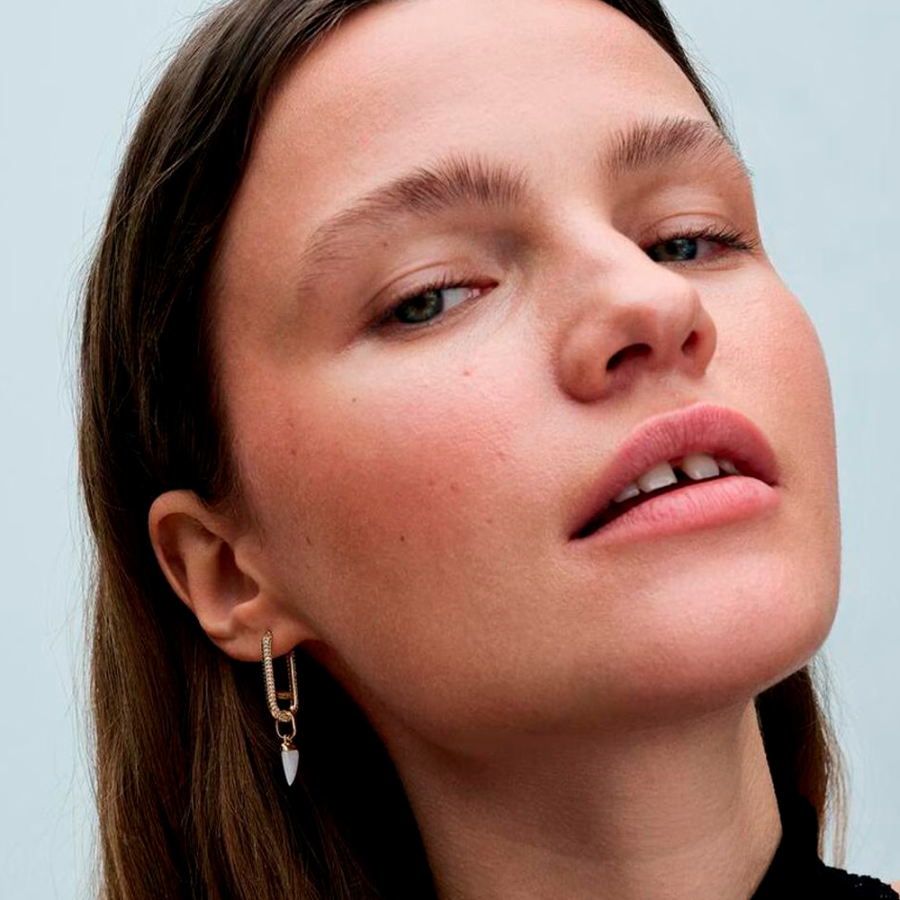 pendentif-mini-en-forme-de-dent-de-requin-pandora-me-763373c01