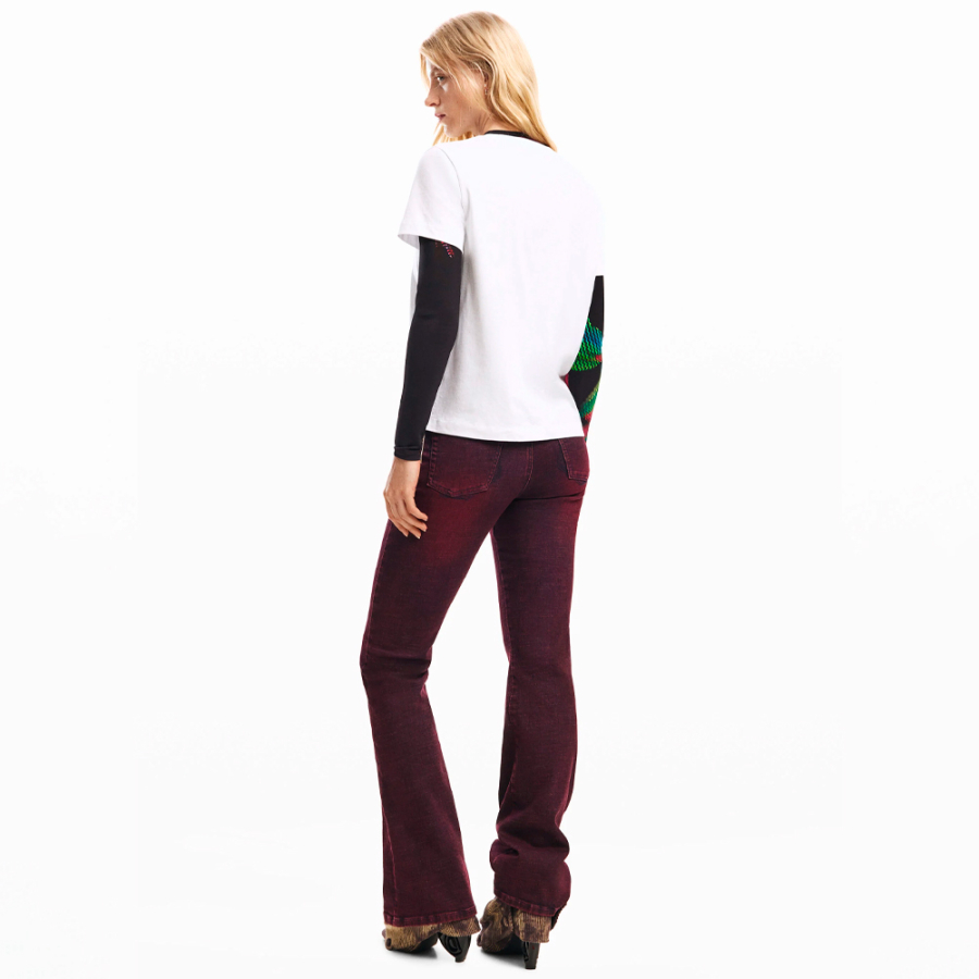 t-shirt-a-manches-courtes-avec-un-coeur