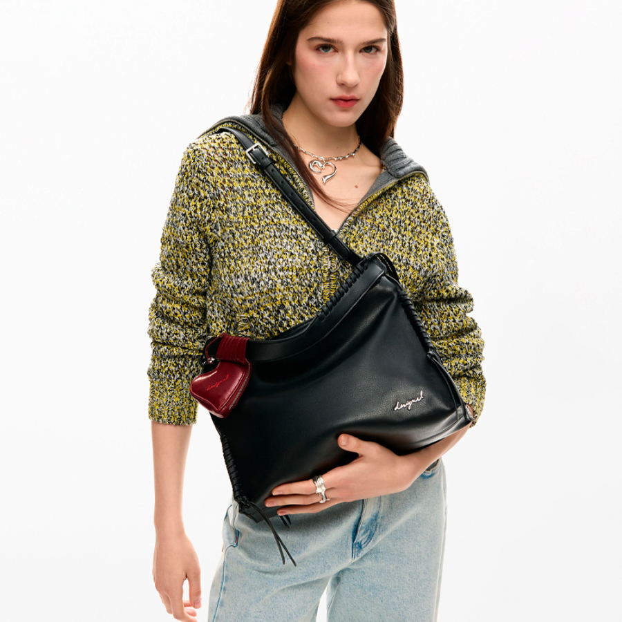 bolso-mediano-charm-corazon