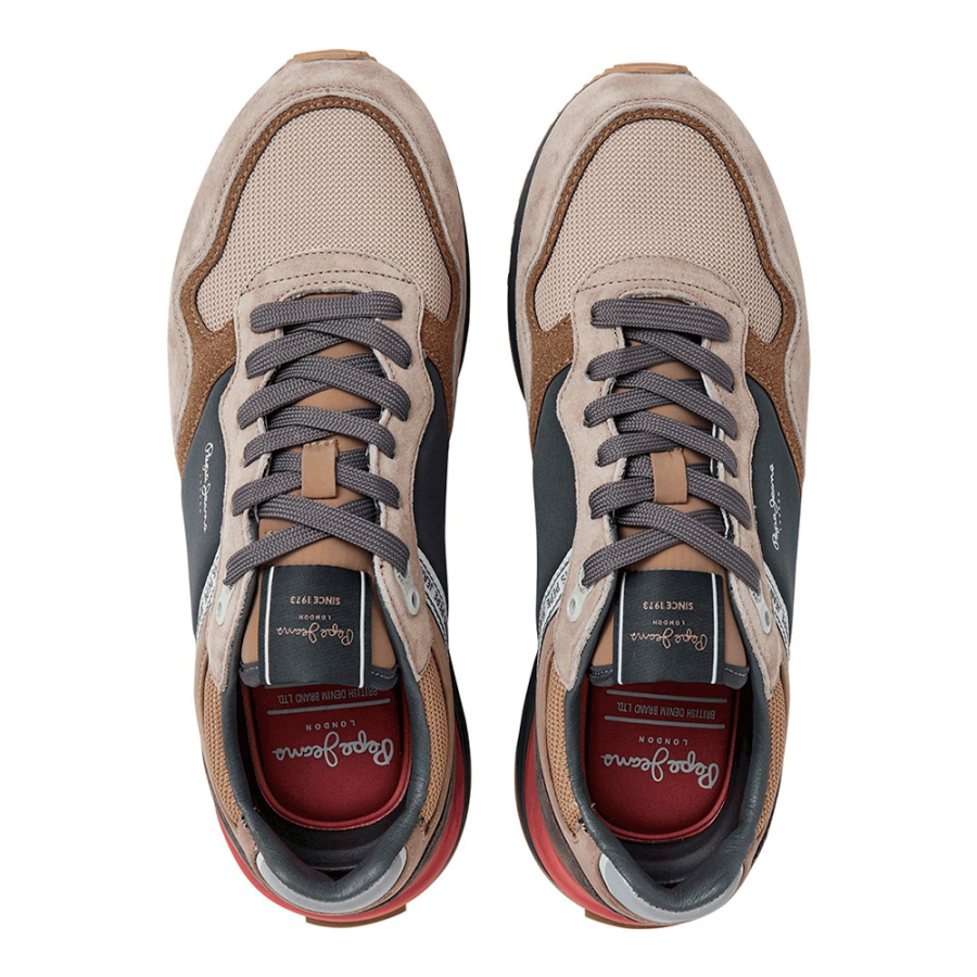 zapatillas-con-detalles-en-ante