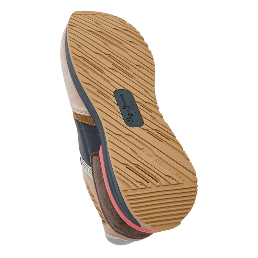 zapatillas-con-detalles-en-ante