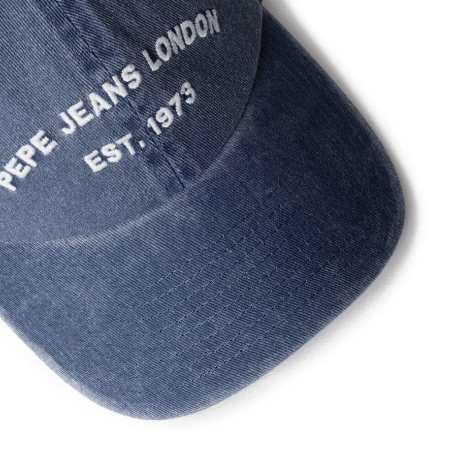 casquette-en-serge-avec-logo-brode