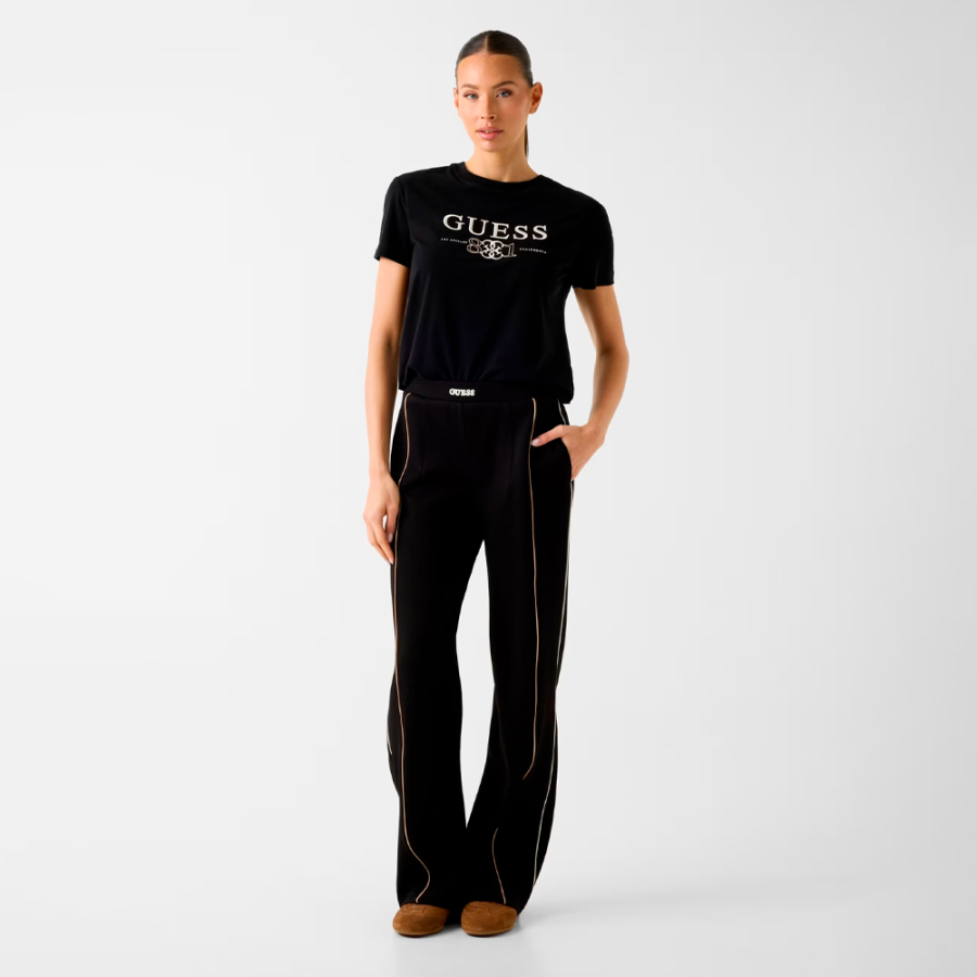 t-shirt-avec-logo-brode