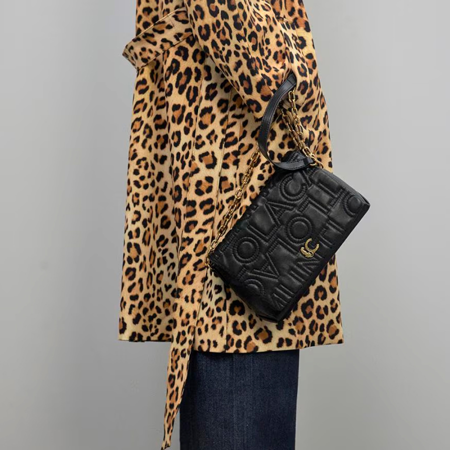 borsa-a-tracolla-con-patta-e-cuciture-con-logo