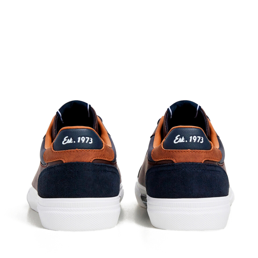 zapatillas-clasicas-con-detalles-en-ante-kenton