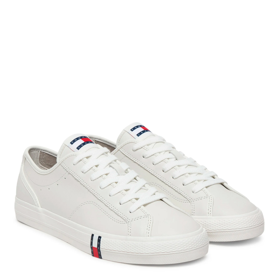 tenis-de-couro-com-logo-da-archive