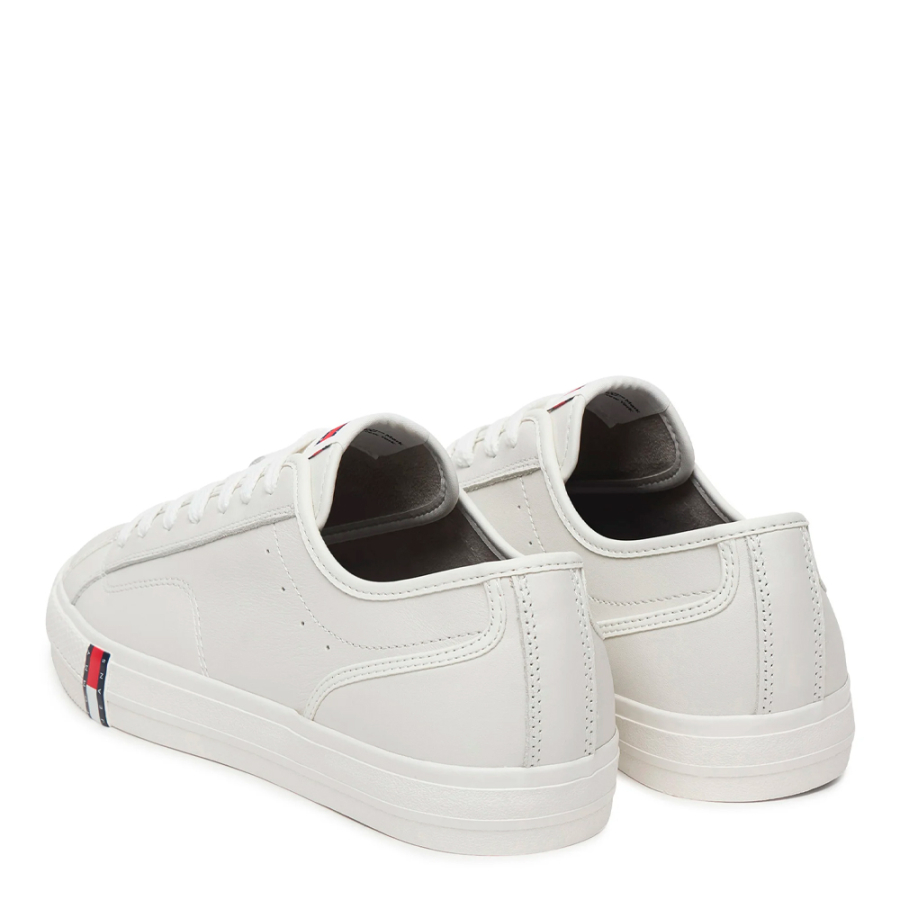 tenis-de-couro-com-logo-da-archive