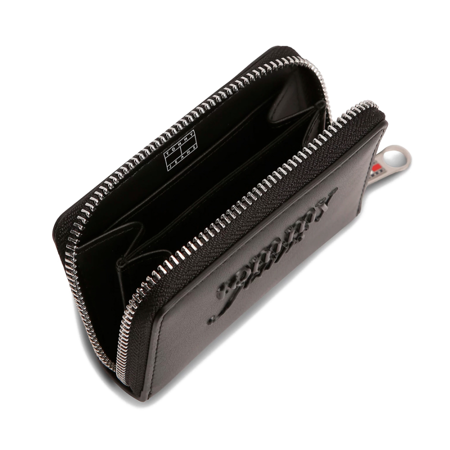 essential-wallet-with-zipper-and-logo