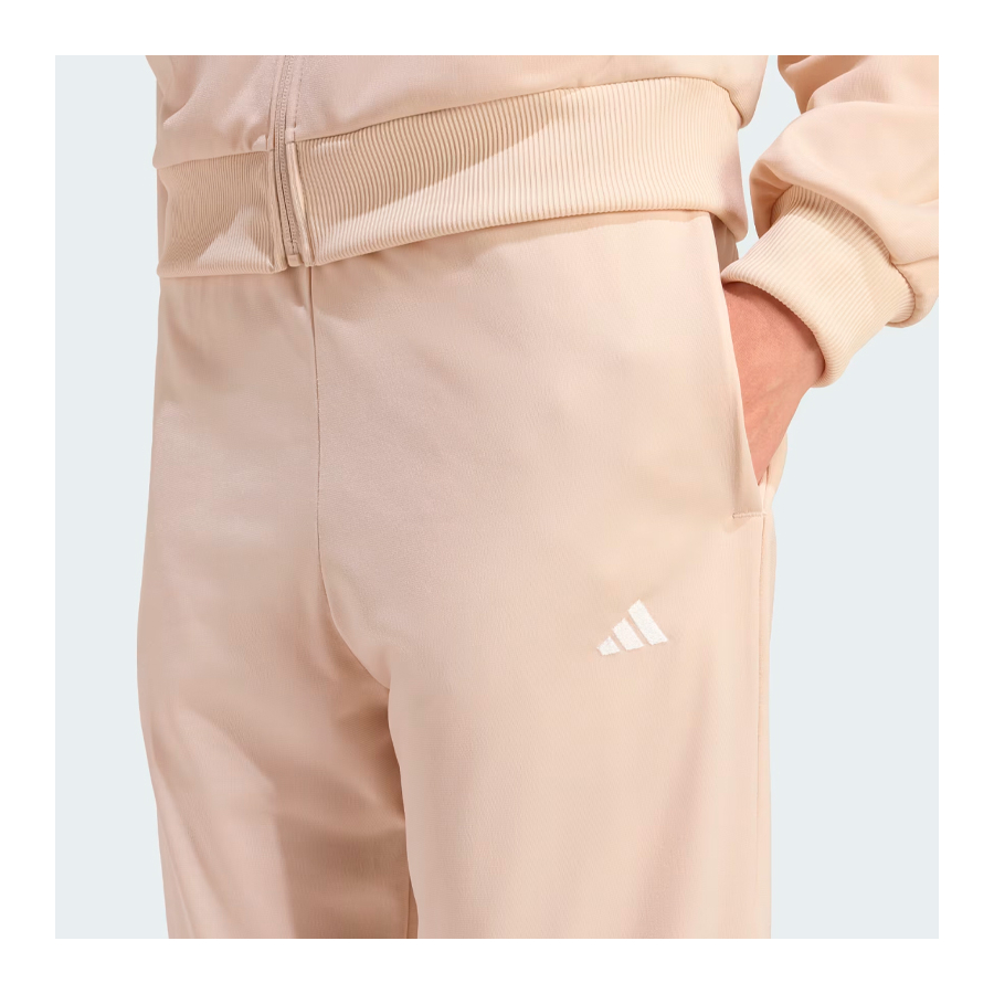 chandal-essentials-feel-cozy