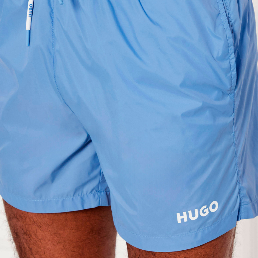 banador-tipo-shorts-de-secado-rapido-con-logo-estampado