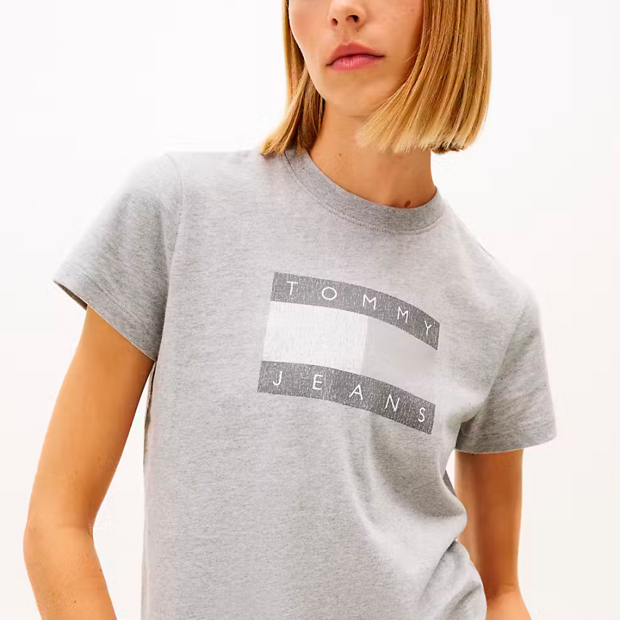 camiseta-tommy-hilfiger-com-logo-tonal