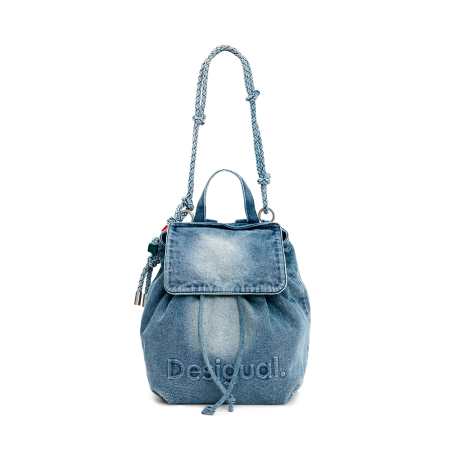 petit-sac-a-dos-avec-breloques-en-denim petit-sac-a-dos-avec-breloques-en-denim