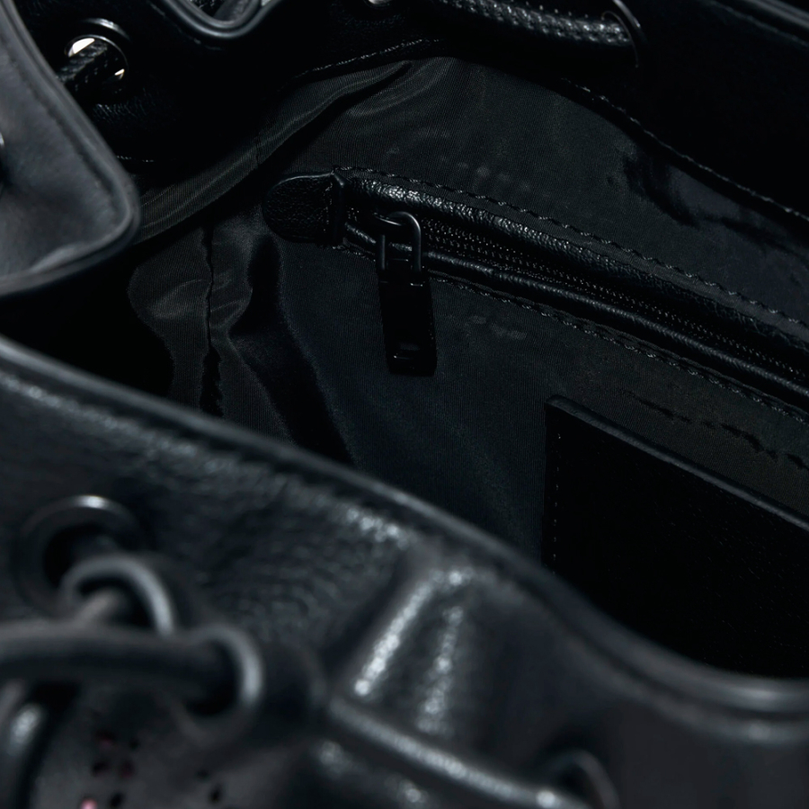 kleiner-gestanzter-rucksack