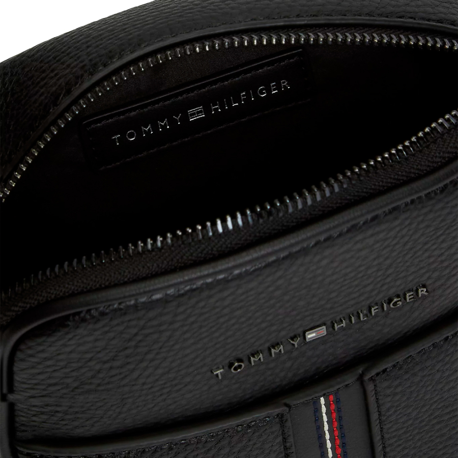 grained-leather-reporter-bag