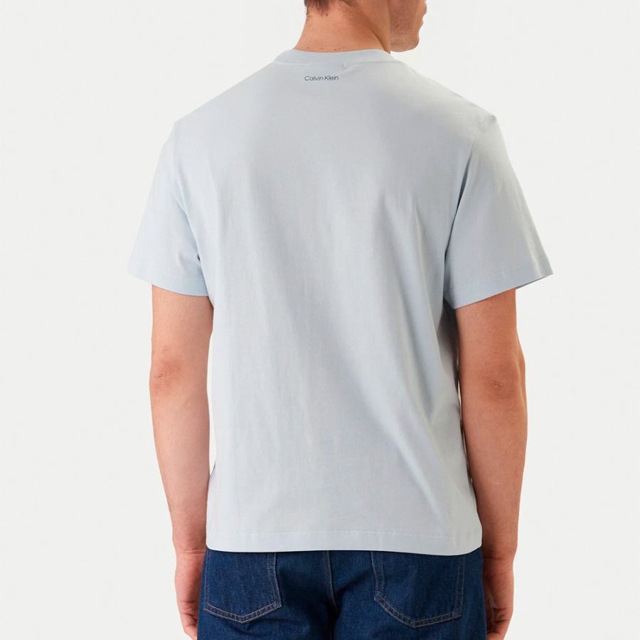 camiseta-com-logotipo-bordado