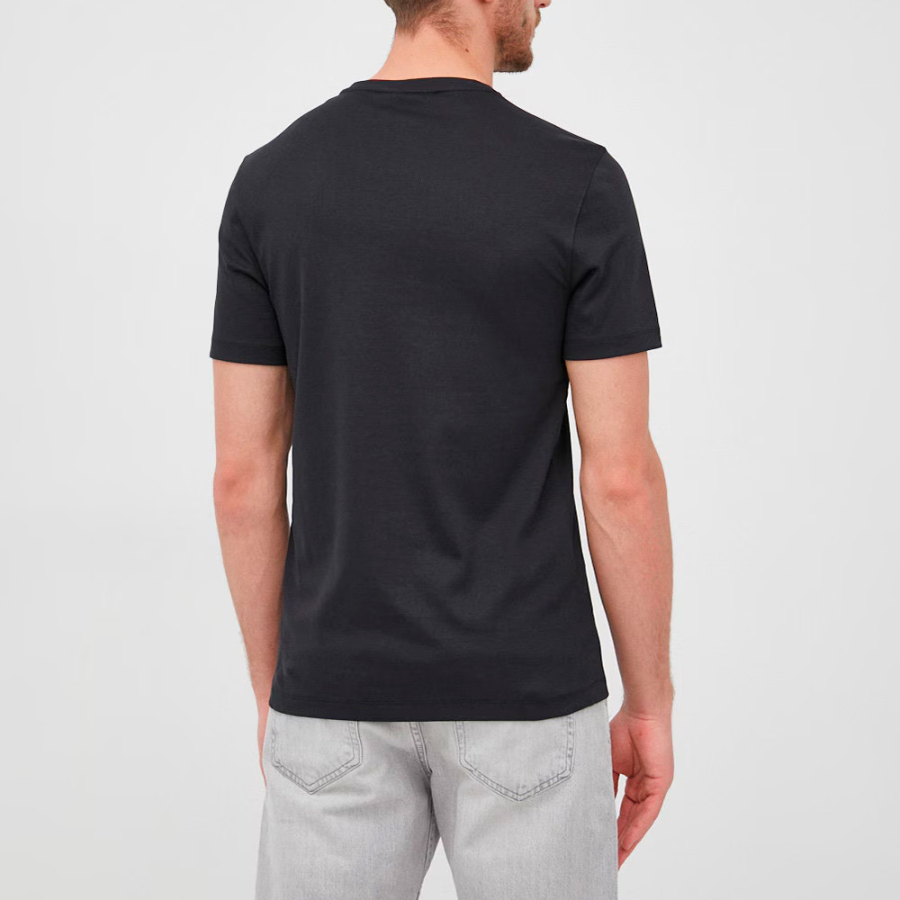 t-shirt-avec-logo-de-marque t-shirt-avec-logo-de-marque