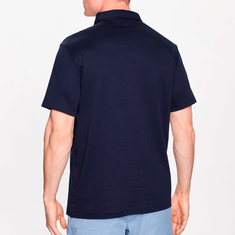 polo-avec-logo-de-la-marque