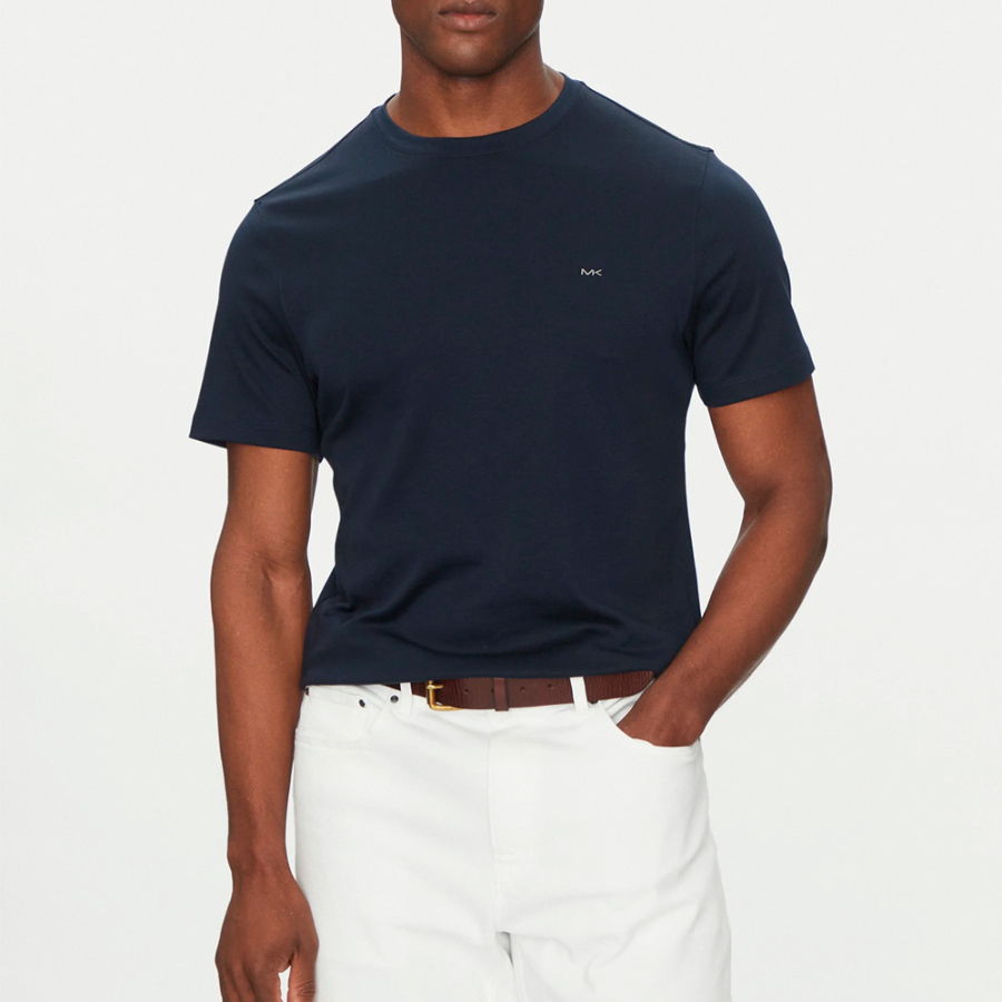 camiseta-com-logotipo-da-marca