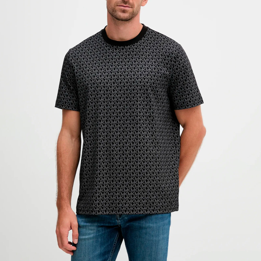 t-shirt-mit-logomuster