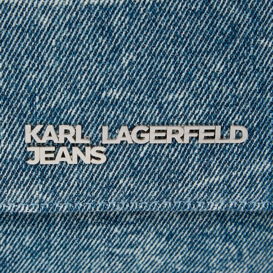 sac-a-main-avec-anse-chaine-et-tissu-denim