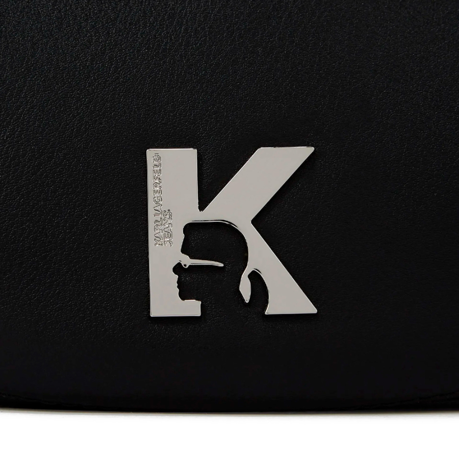 sac-en-forme-de-lune-avec-deux-anses