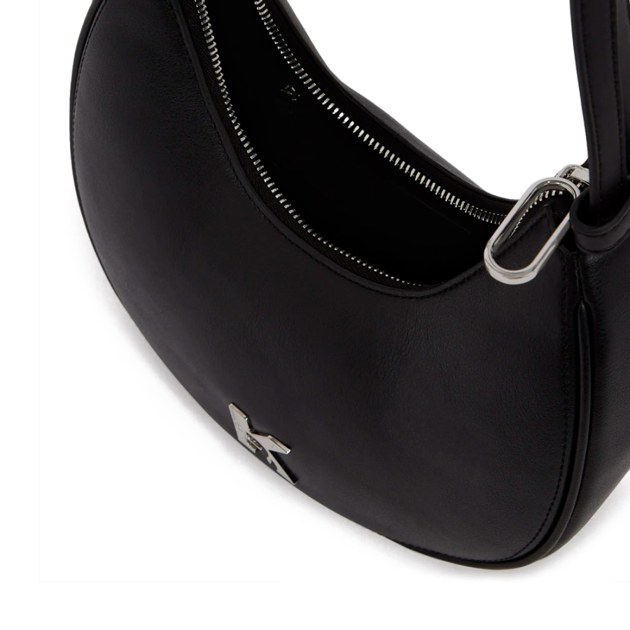 bolso-en-forma-de-luna-con-dos-correas