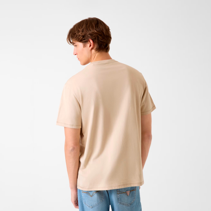 t-shirt-mit-dreieckslogo