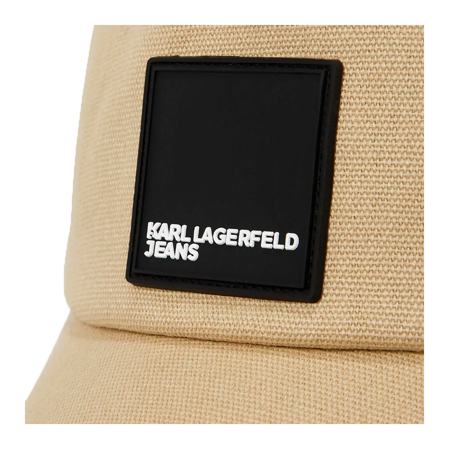 gorra-con-parche-con-el-logotipo gorra-con-parche-con-el-logotipo