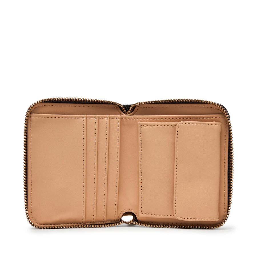 kleine-geldborse-mit-reissverschluss-und-carrie-logo