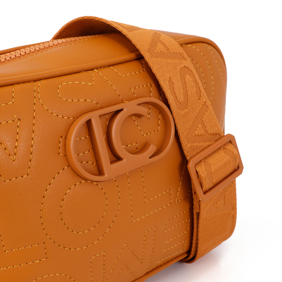 bolsa-de-ombro-com-monograma-bordado