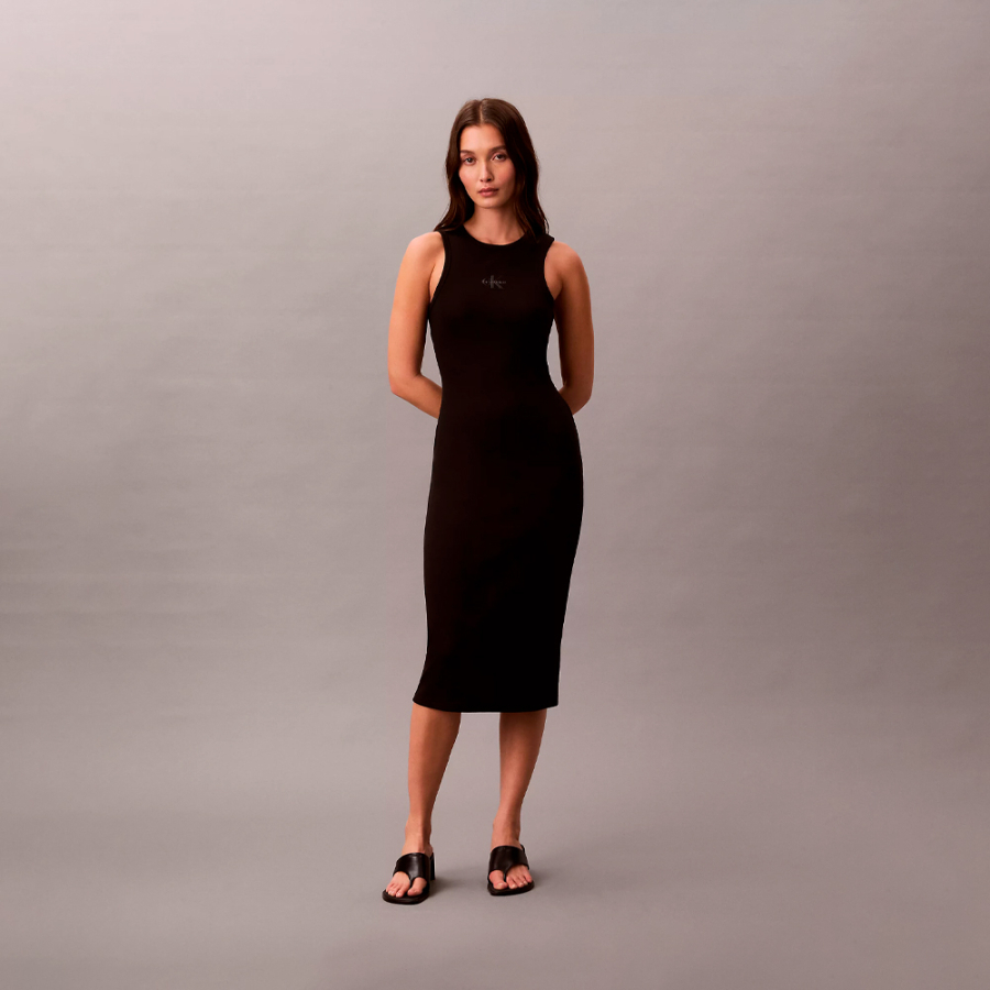 vestido-midi-canelado-com-alcas-finas-e-monograma